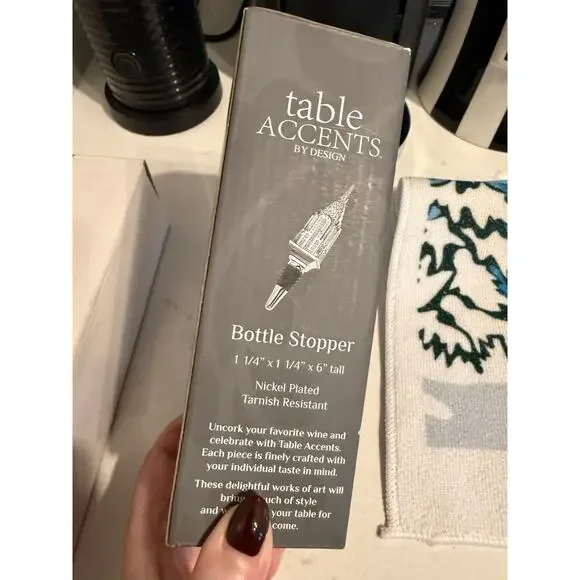 Chrysler Building Bottlestopper - Picture 2 of 2